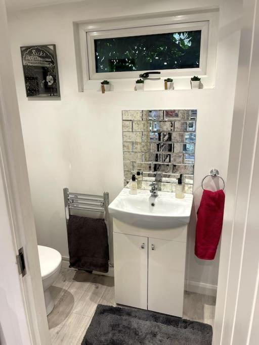The Cabin, Arkley, Barnet Appartement Buitenkant foto